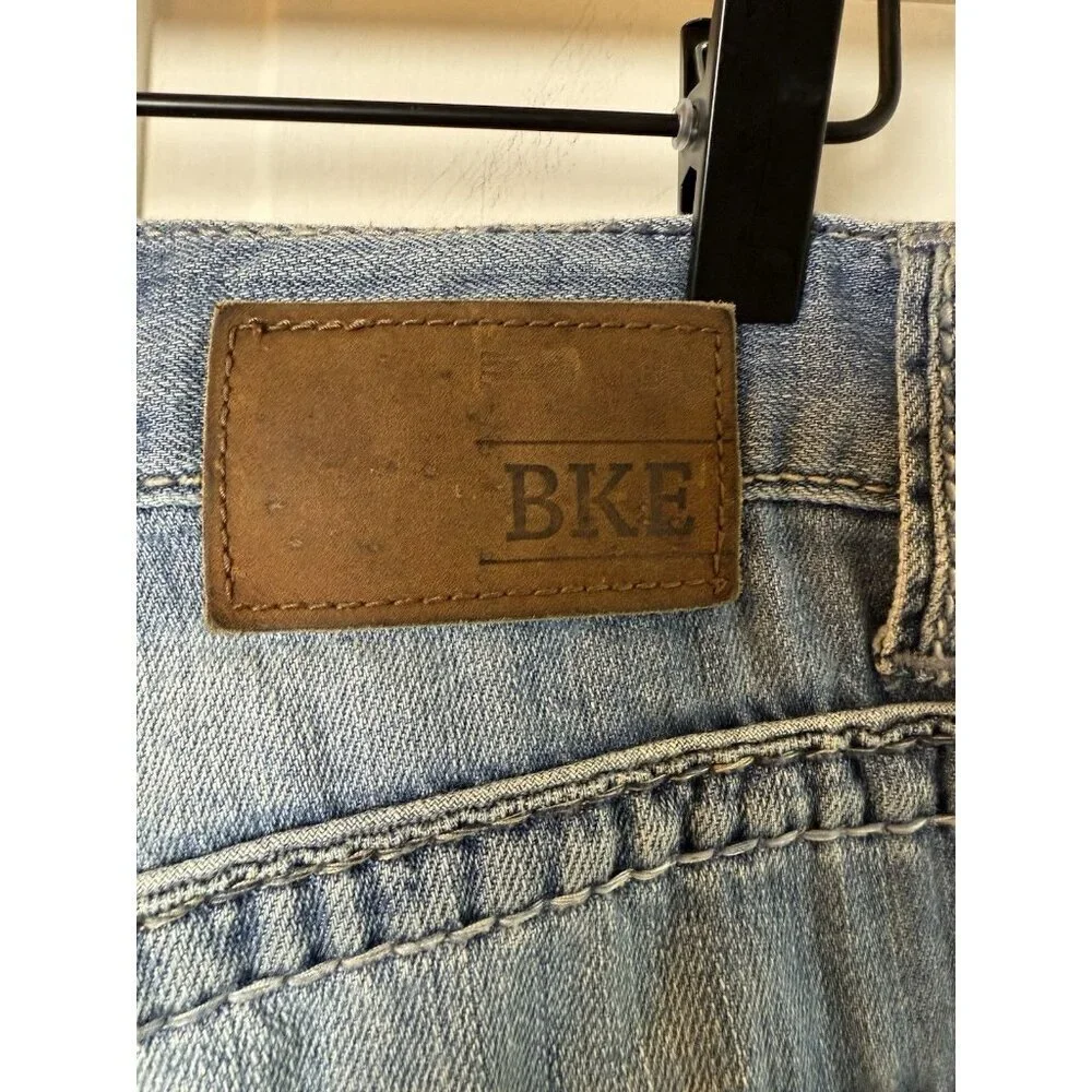 BKE Carter Men’s Distressed Light Blue Jeans Size 29S Straight Leg Denim